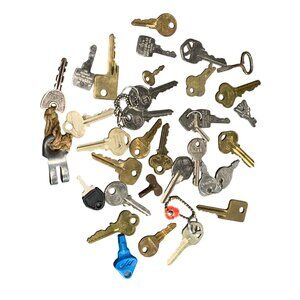 Vintage 32 Key Collection for Crafts & Decor